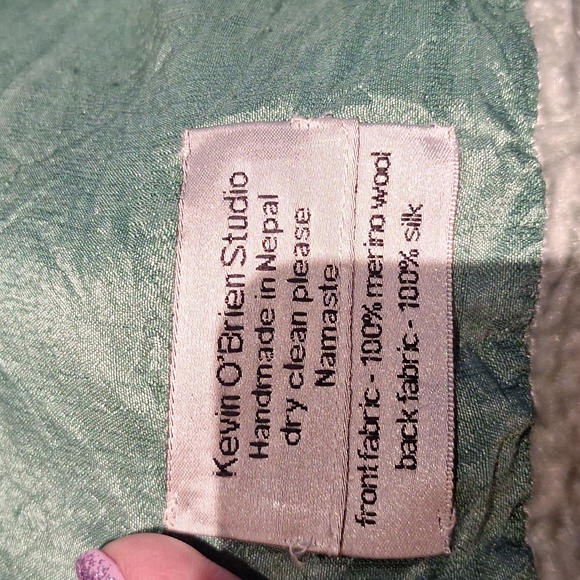 Kevin Obrien Green Throw - Picture 4 of 4